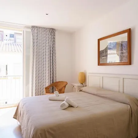 Pine Walk Seafront Apartment *